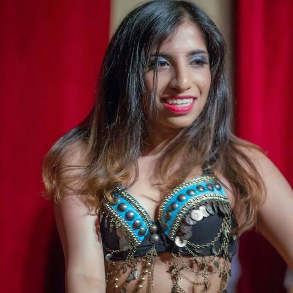 Meet your Posher, Aakriti